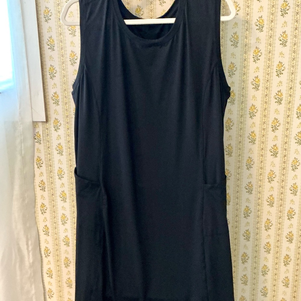 Black Sleeveless Tennis Dress with Pockets